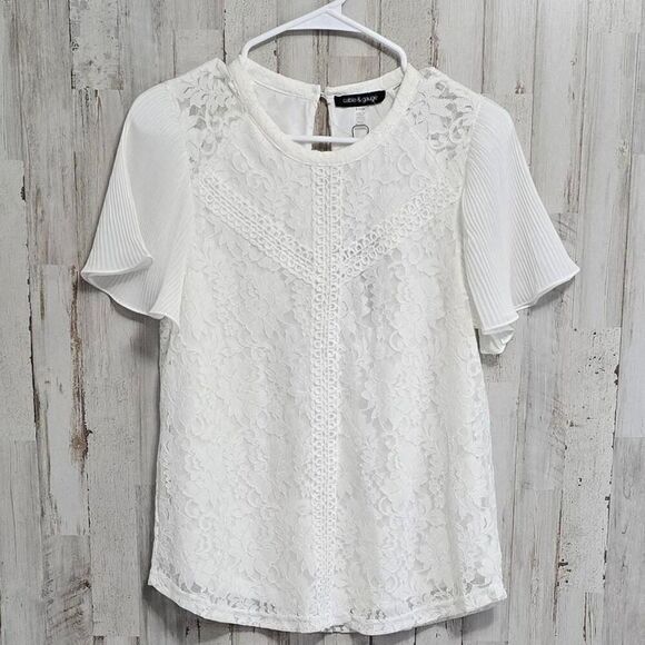 Cable & Gauge White Lace Lined Short Sleeve Keyhole Blouse Size Small - Picture 1 of 7